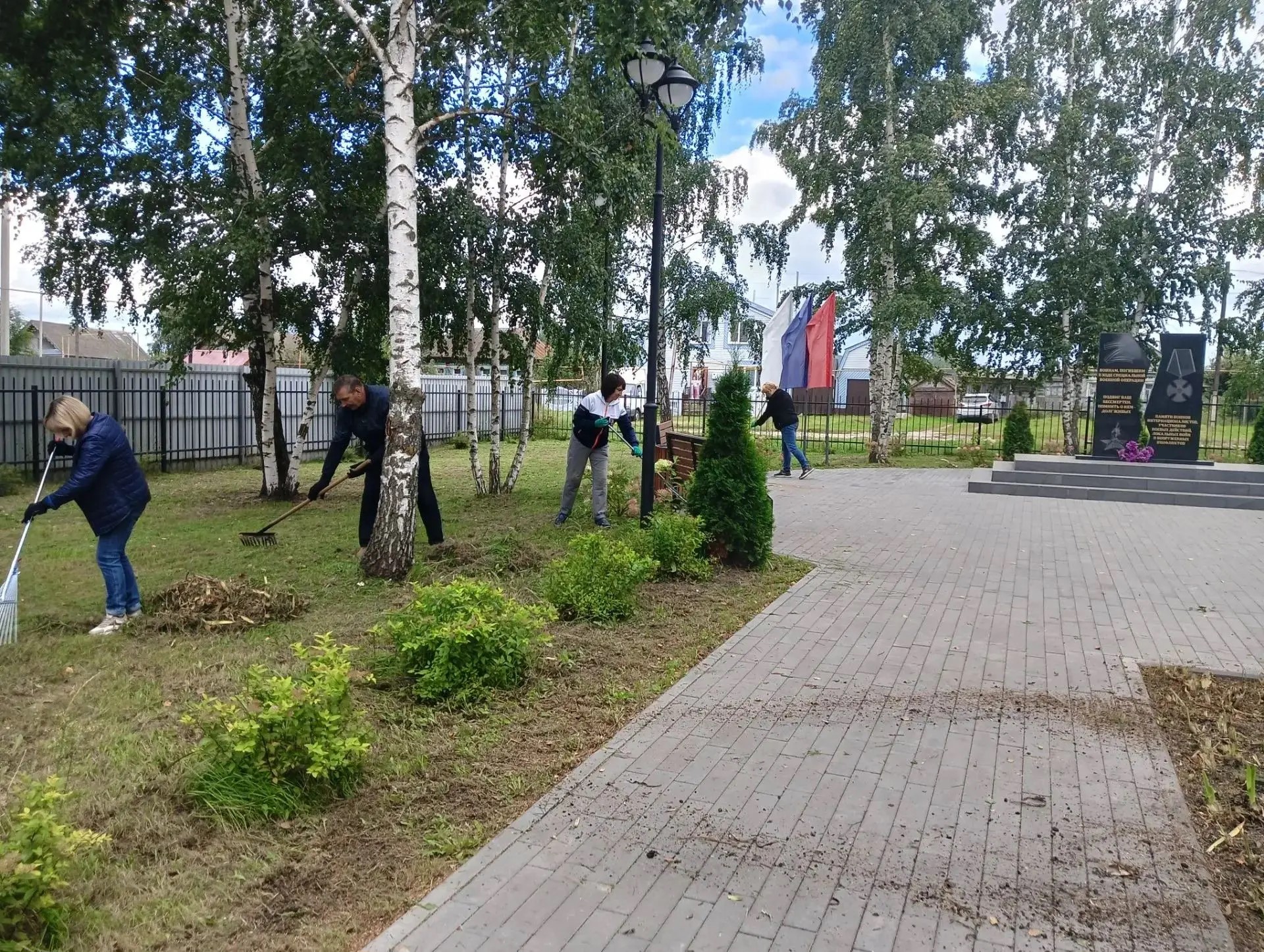 За чистоту наших сёл. Видишь чистоту вокруг–это дело наших рук!